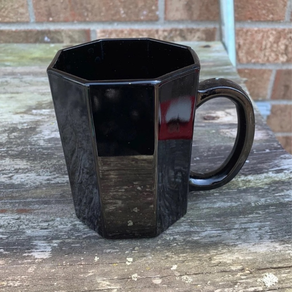 Arcoroc vintage French octime black mugs 8 pc set